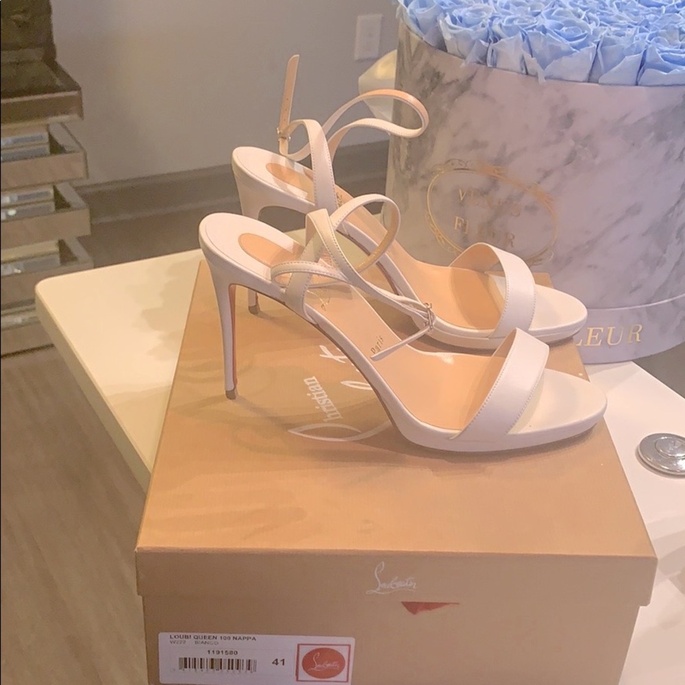 Loubi queen 100mm (shoes are sold)